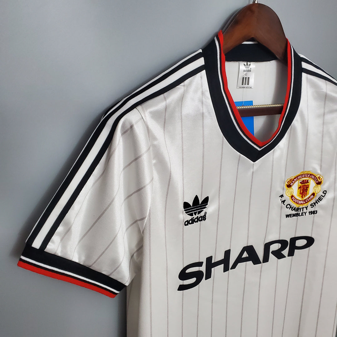 MANCHESTER UNITED 1982-1984 UDEBANE TRØJE
