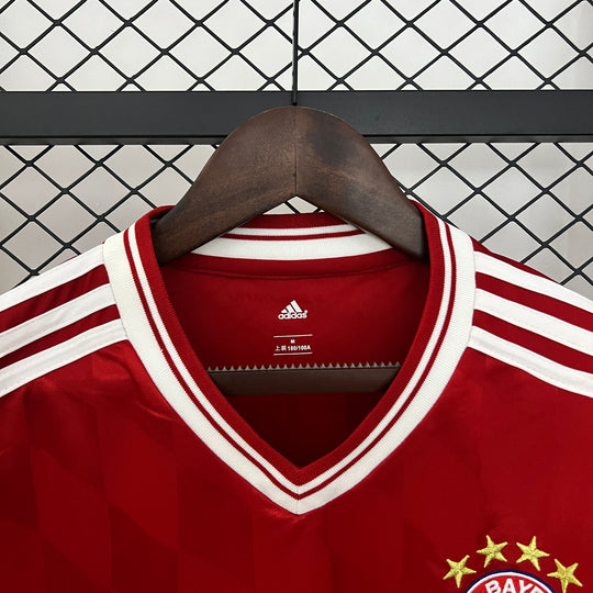 BAYERN MUNICH 2013–2014  HJEMME TRØJE
