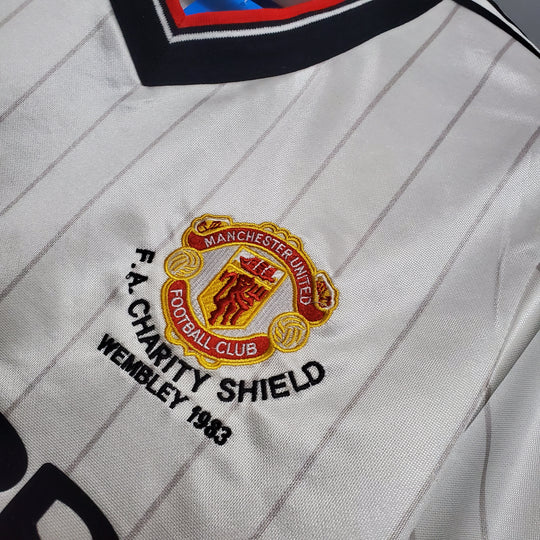 MANCHESTER UNITED 1982-1984 UDEBANE TRØJE