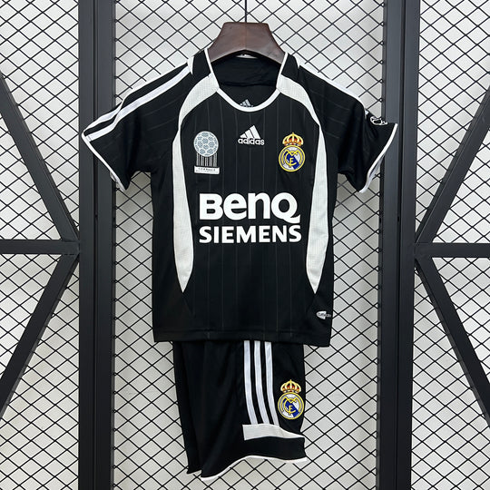 REAL MADRID 2006 - 2007 UDEBANE TRØJE FOR BØRN