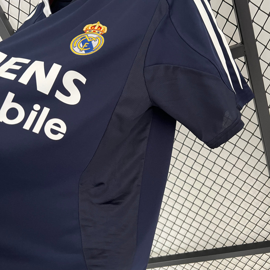 REAL MADRID 2004 - 2005 UDEBANE TRØJE