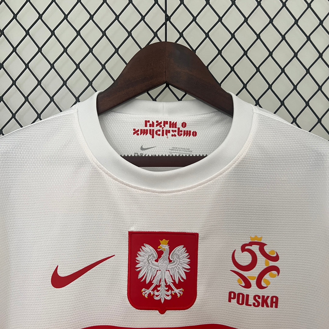 POLEN 2012 EM HJEMME TRØJE