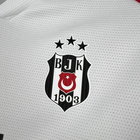 Beşiktaş JK 2025–2026 HJEMME TRØJE