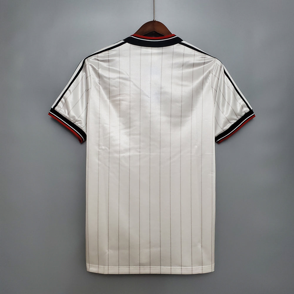 MANCHESTER UNITED 1982-1984 UDEBANE TRØJE