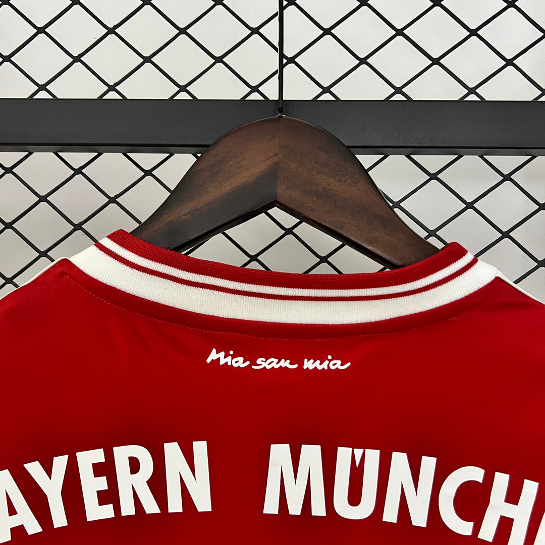 BAYERN MUNICH 2013–2014  HJEMME TRØJE