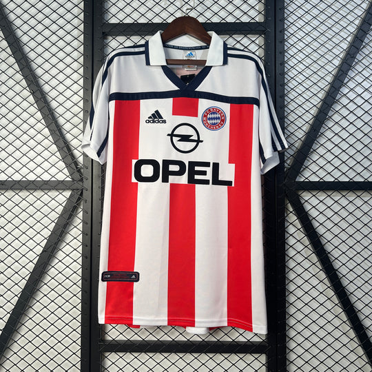 BAYERN MUNICH 2000 - 2001 UDEBANE TRØJE