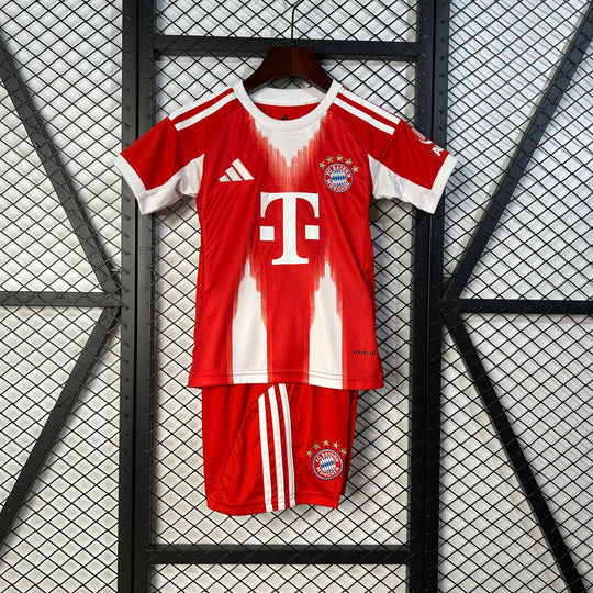 BAYERN MUNICH 2025–2026 HJEMME TRØJE FOR BØRN