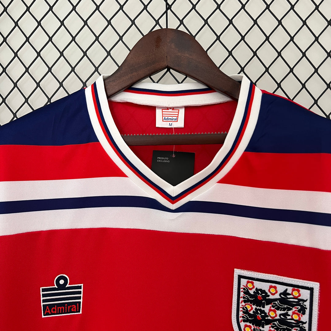 ENGLAND 1982 UDEBANE TRØJE