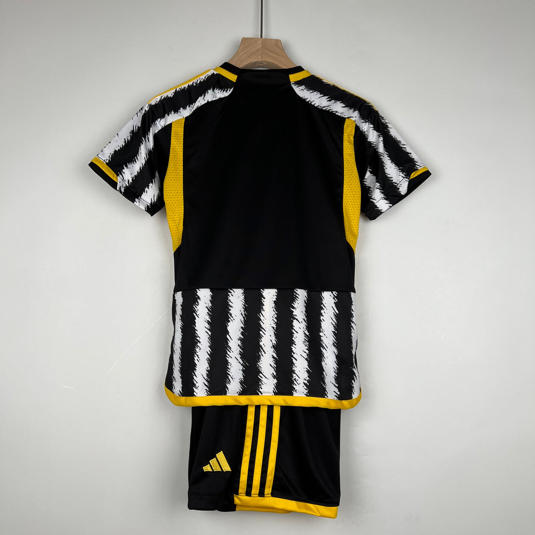JUVENTUS 2023 - 2024 HJEMME TRØJE TIL BØRN