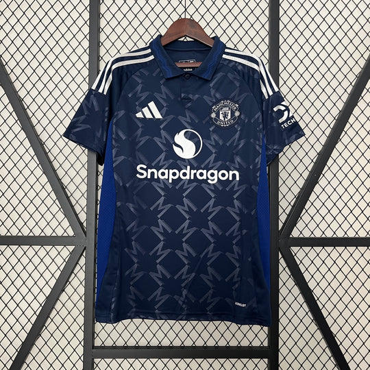 MANCHESTER UNITED 2024 - 2025 UDEBANE TRØJE