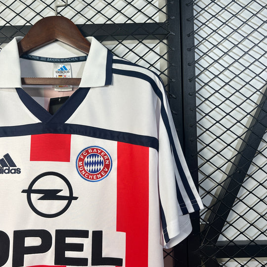 BAYERN MUNICH 2000 - 2001 UDEBANE TRØJE