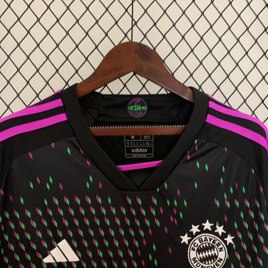 BAYERN MUNICH 2023 - 2024 UDEBANE TRØJE LANGÆRMET