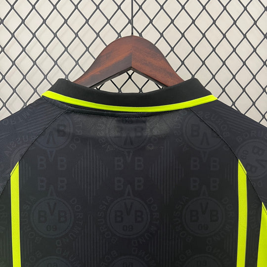 BORUSSIA DORTMUND 1996 - 1997 UDEBANE TRØJE