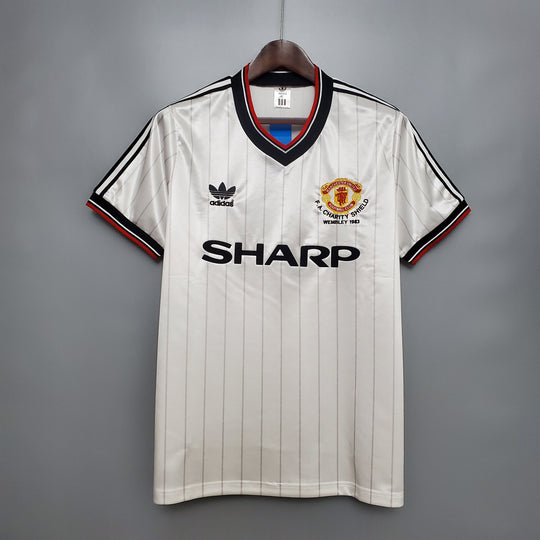 MANCHESTER UNITED 1982-1984 UDEBANE TRØJE