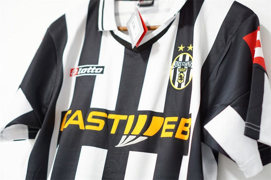 JUVENTUS 2001 - 2002 HJEMME TRØJE