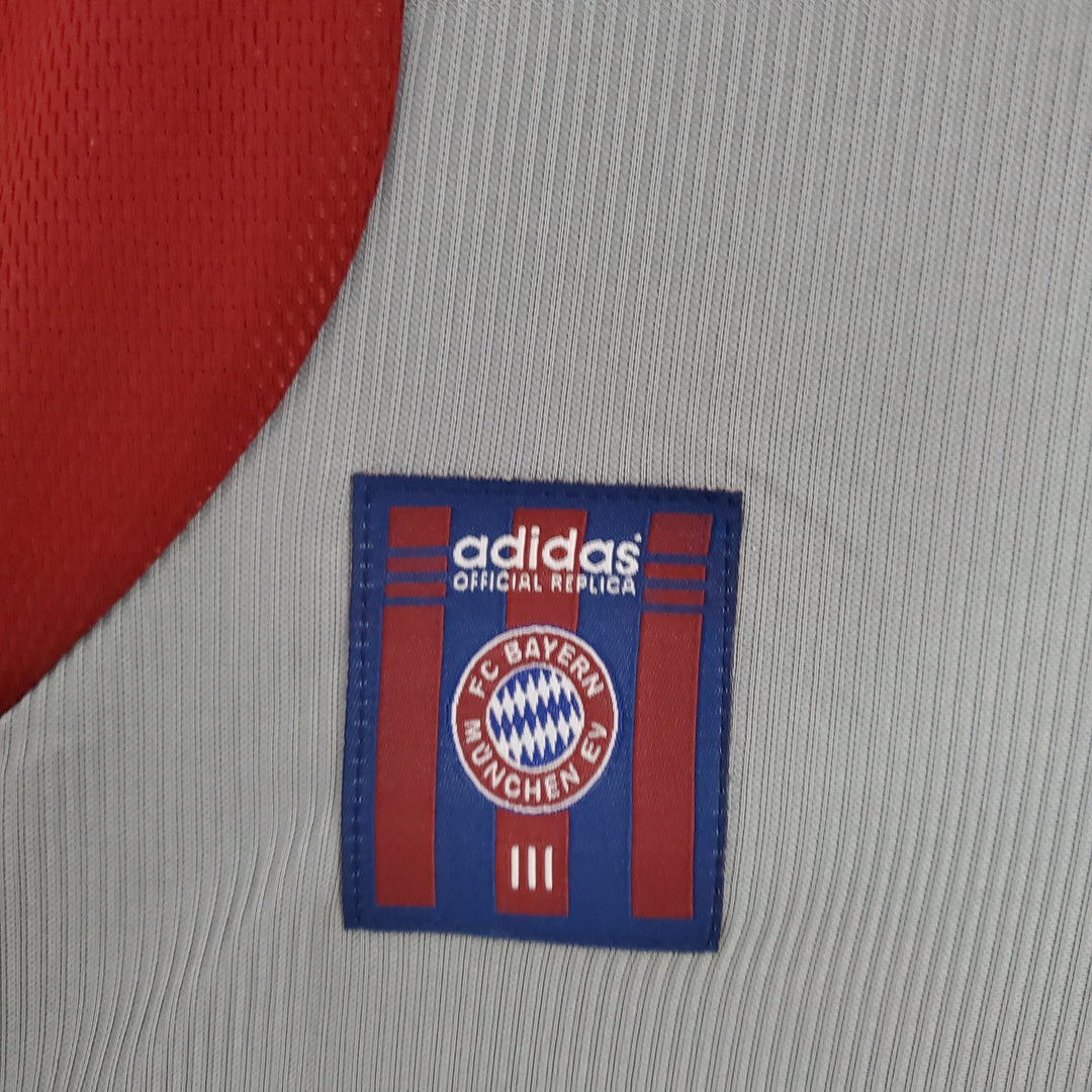 BAYERN MUNICH 1998 - 1999 UDEBANE TRØJE