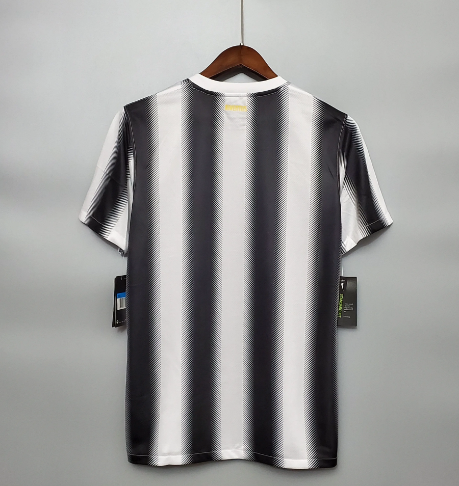 JUVENTUS 2010 - 2011 HJEMME TRØJE