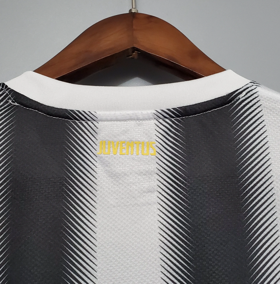 JUVENTUS 2010 - 2011 HJEMME TRØJE