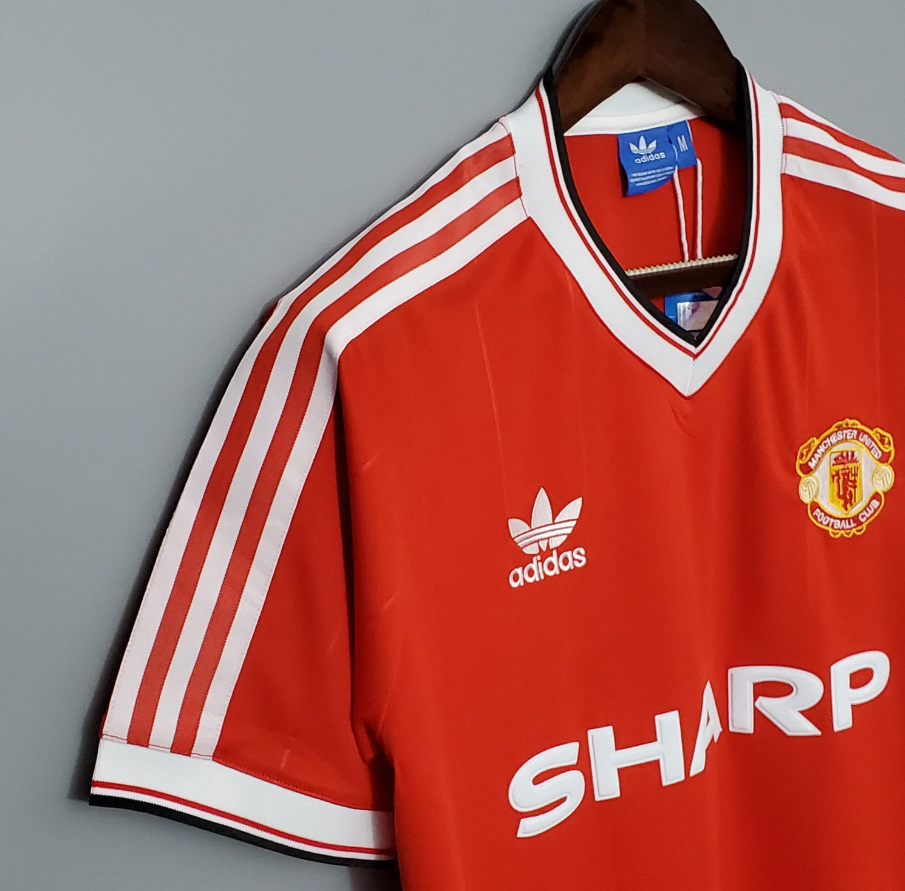 MANCHESTER UNITED 1982-1984 HJEMME TRØJE