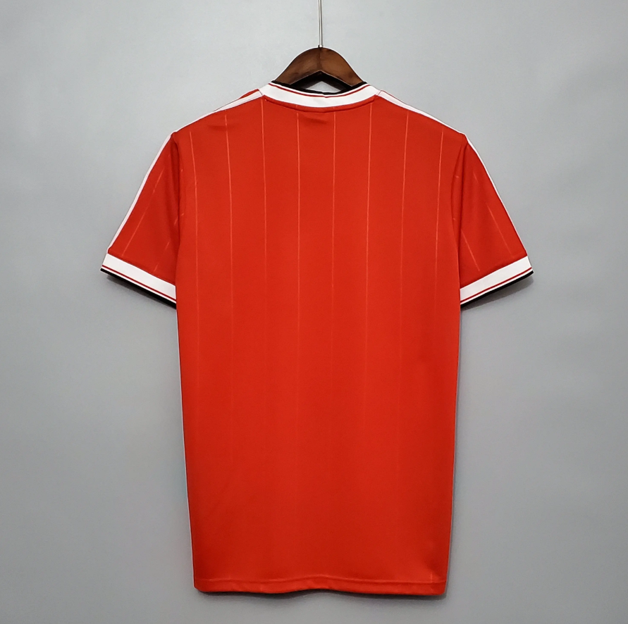 MANCHESTER UNITED 1982-1984 HJEMME TRØJE