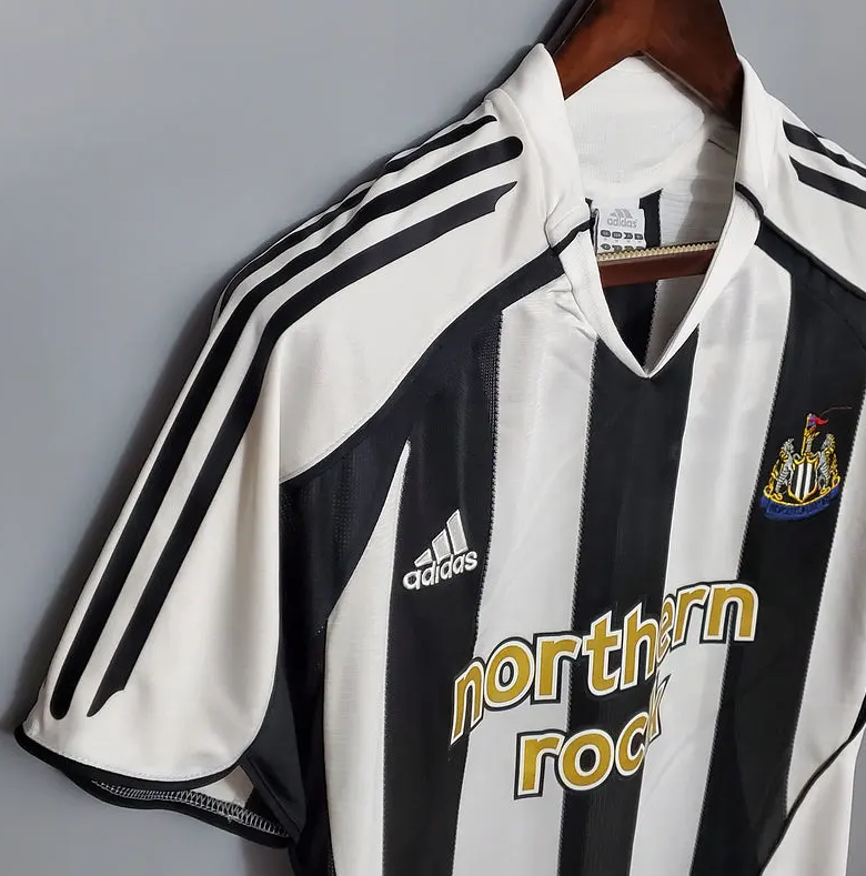 NEWCASTLE 2005 - 2006 HJEMME TRØJE