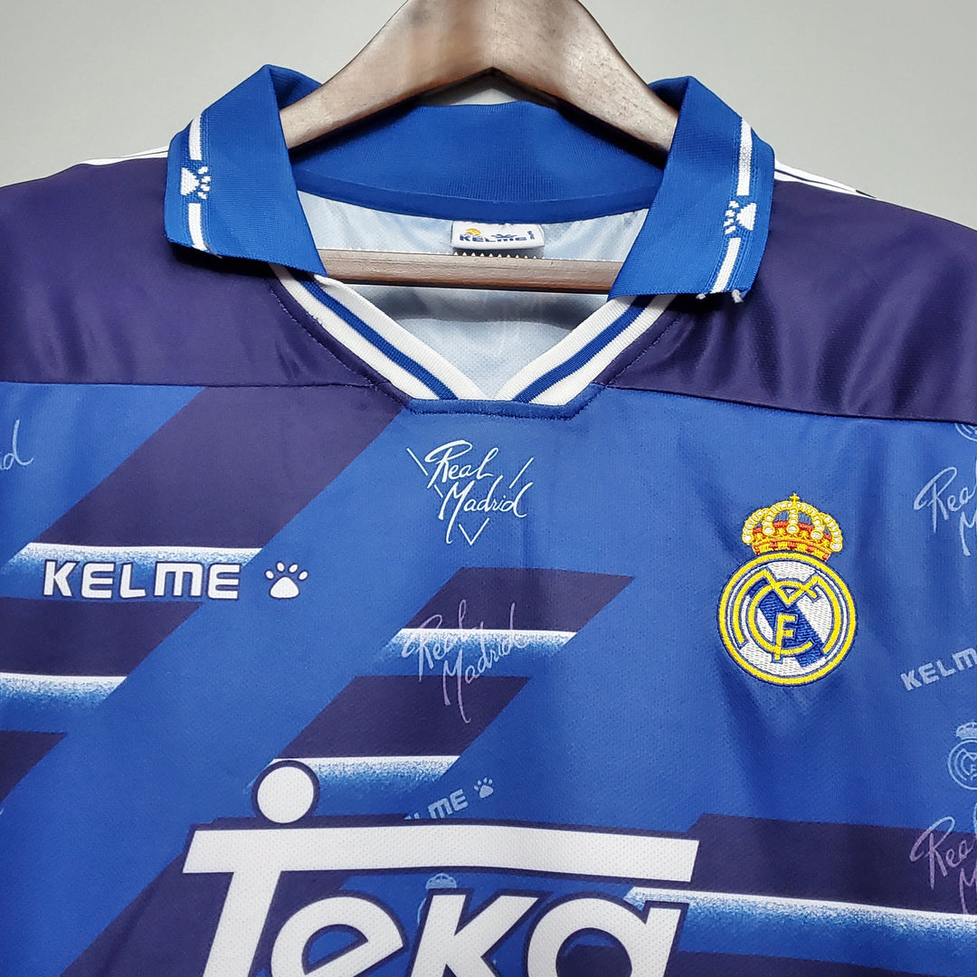 REAL MADRID 1995 - 1996 UDEBANE TRØJE